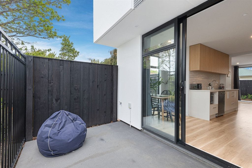 6/12 New Brighton Road, Shirley, Christchurch - Carousel 12
