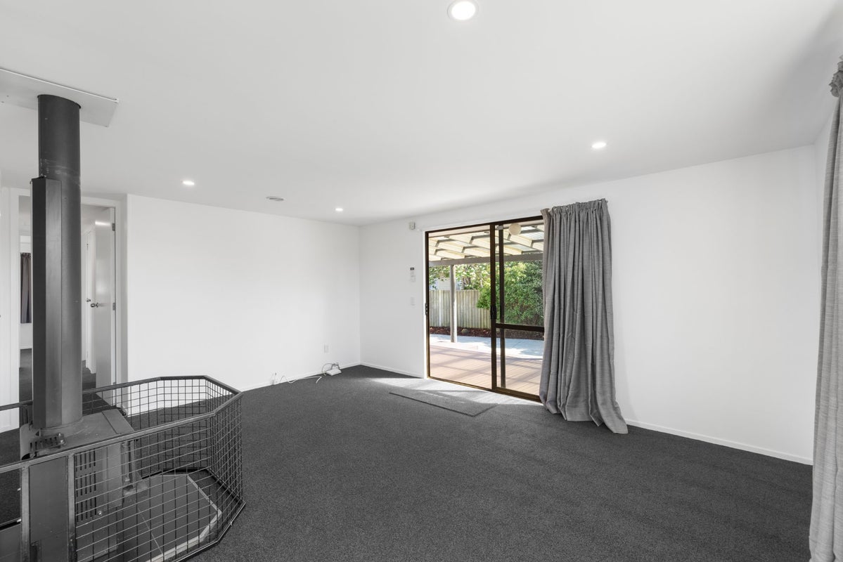 34 Medina Crescent, Parklands, Christchurch - Carousel 2