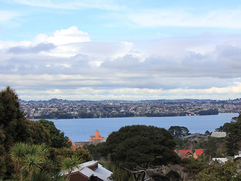 8A Colonial Road, Birkenhead, Auckland - Carousel 1