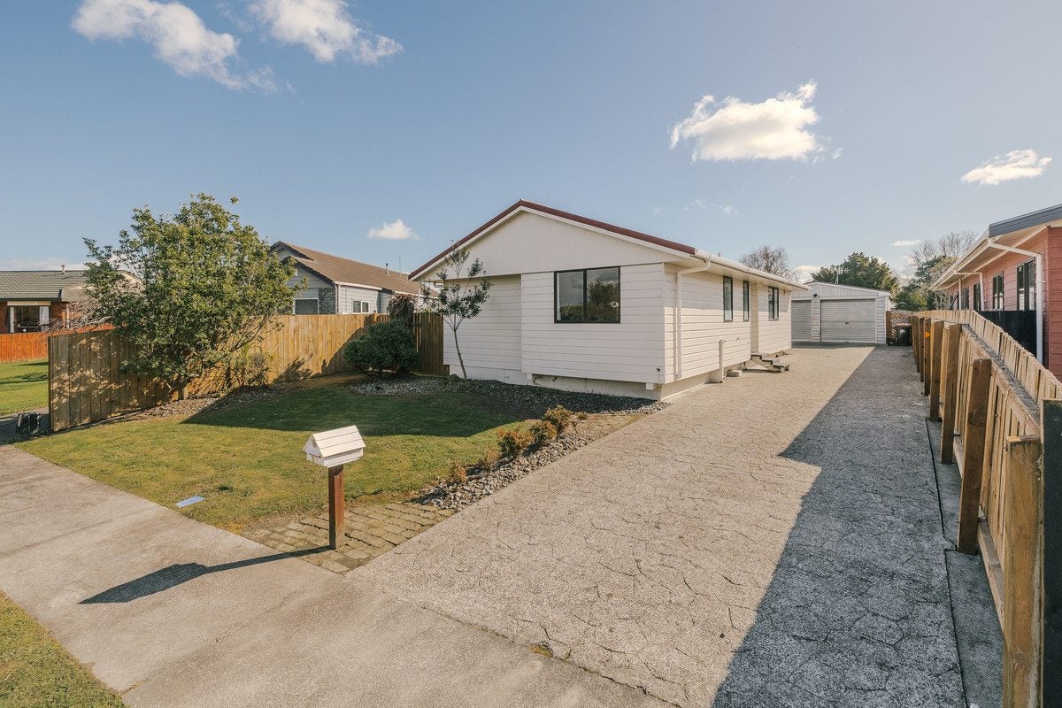 29 Mercury Street, Milson, Palmerston North - Carousel 1