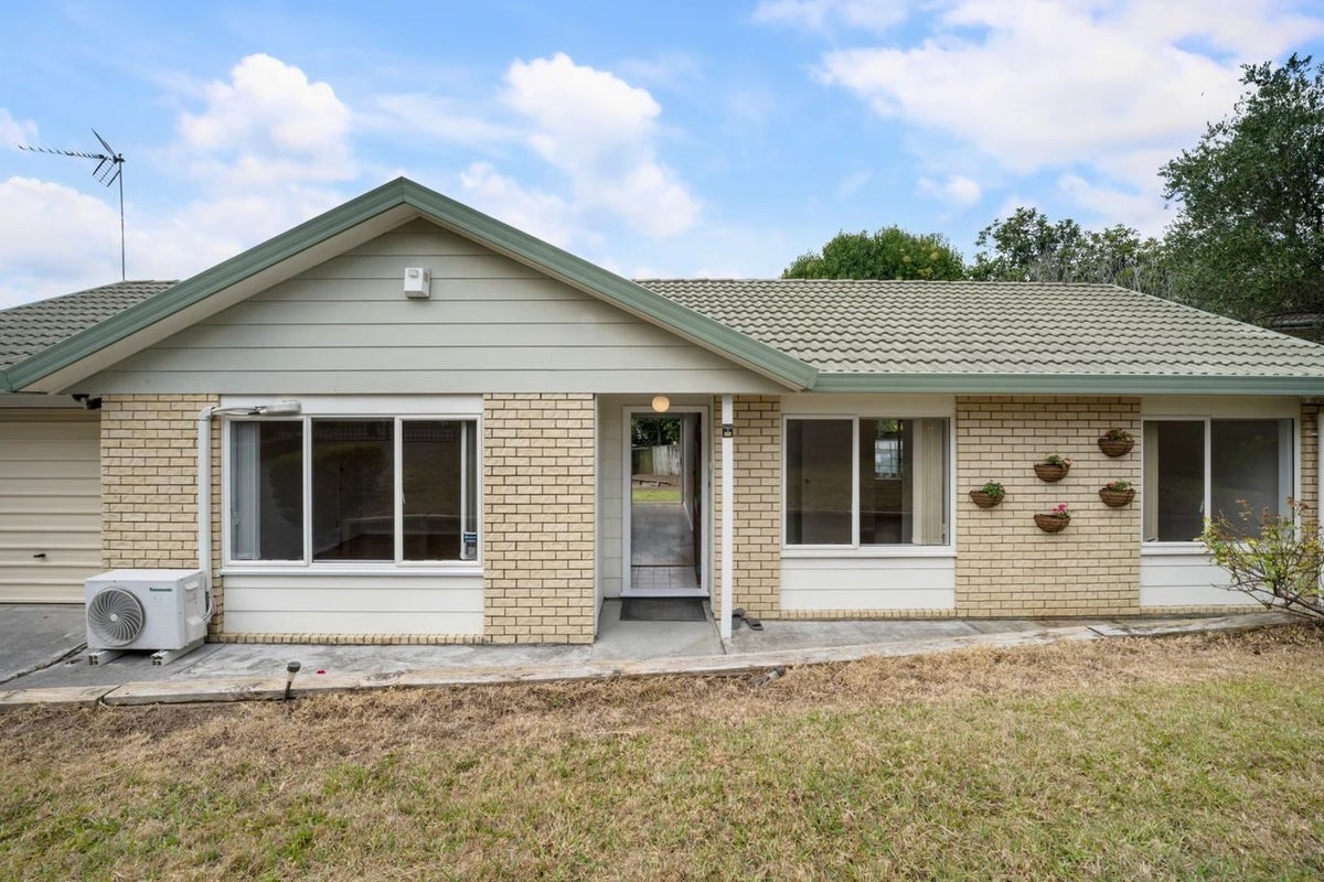 1 Skelton Avenue, Randwick Park, Auckland - Carousel 2