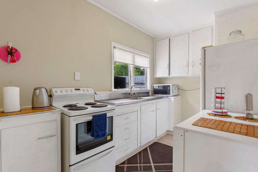 2/37 Mahia Road, Manurewa, Auckland - Carousel 2
