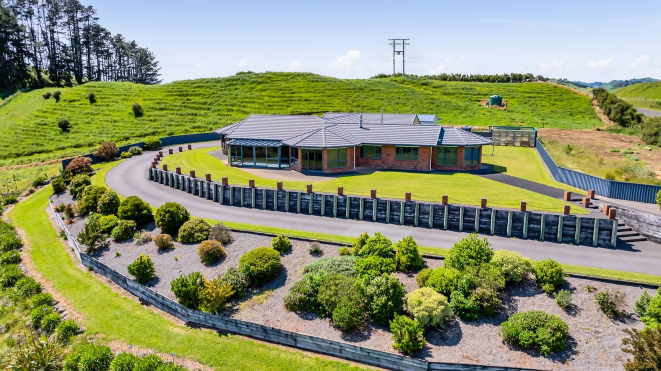 801 Bird Road, Pukengahu, Stratford - Carousel 1