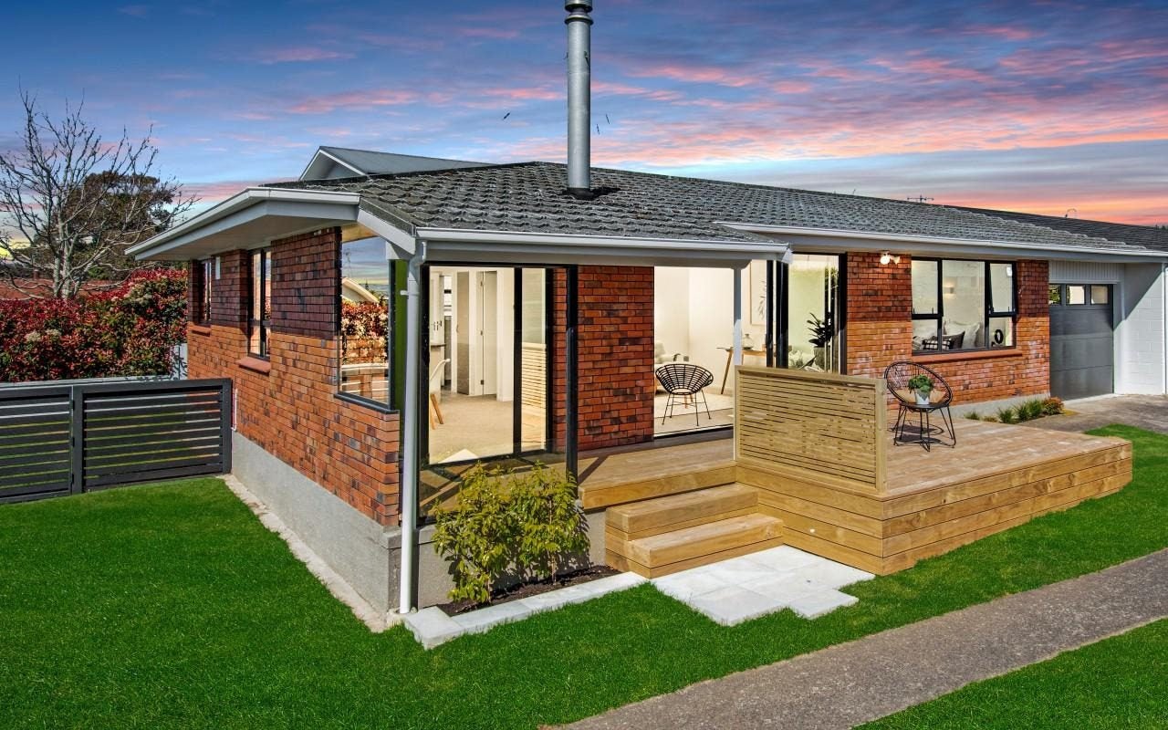 25 Whitaker Street, Otumoetai, Tauranga - Carousel 1