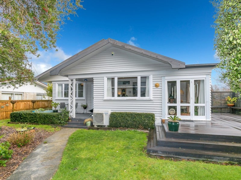 9 Hinau Street, Maeroa, Hamilton - Carousel 1