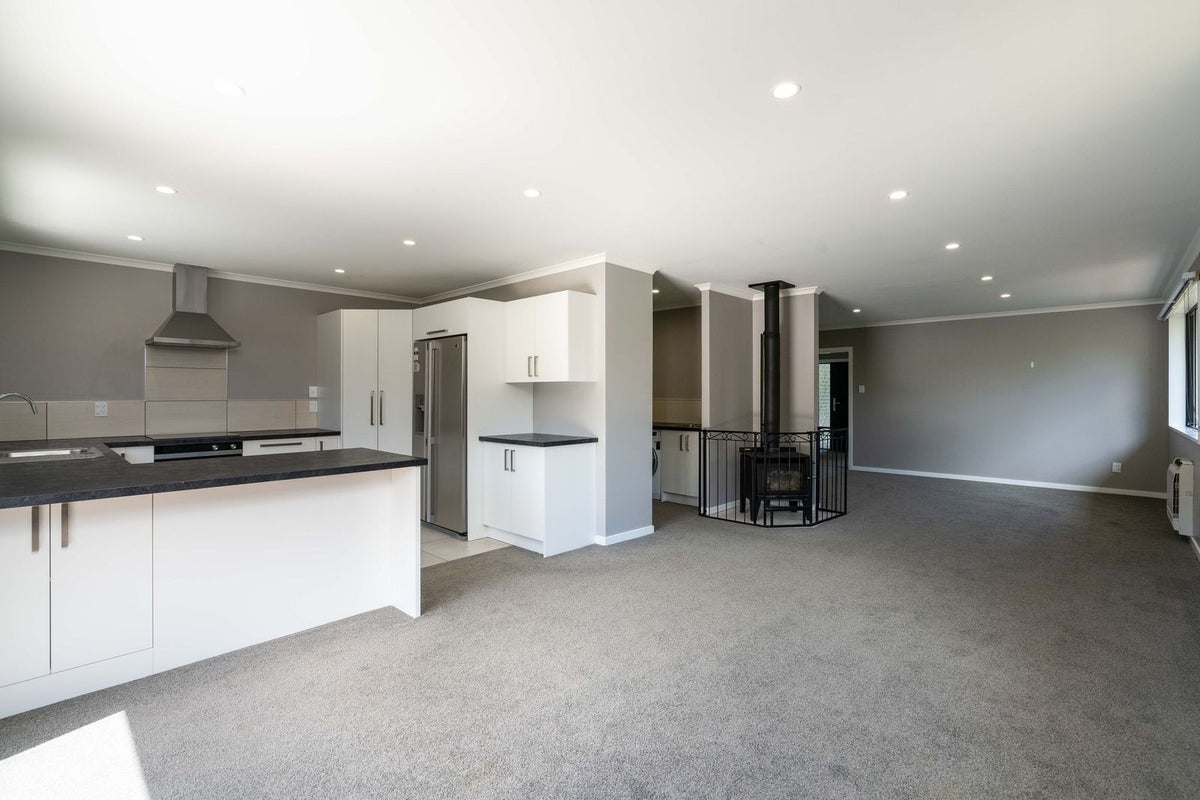 117 Centennial Avenue, Helensburgh, Dunedin - Carousel 2