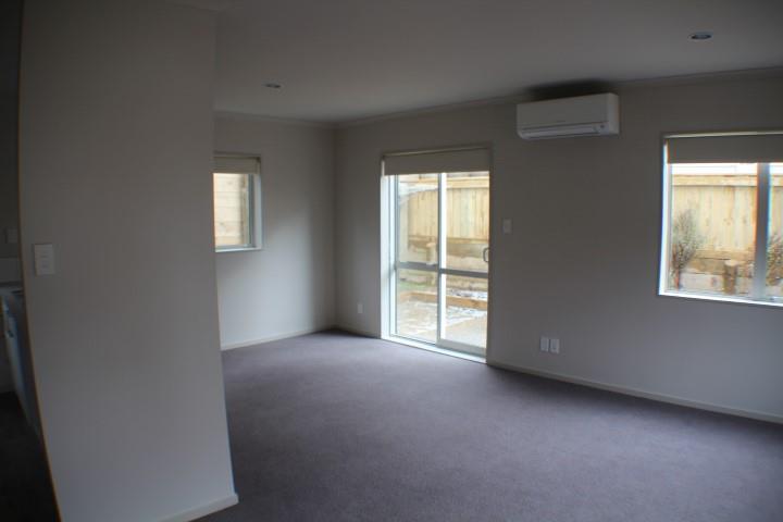 4/16 Black Rock Road, Newlands, Wellington - Carousel 2