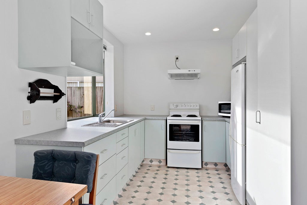 10/90 Hawke Street, New Brighton, Christchurch - Carousel 2