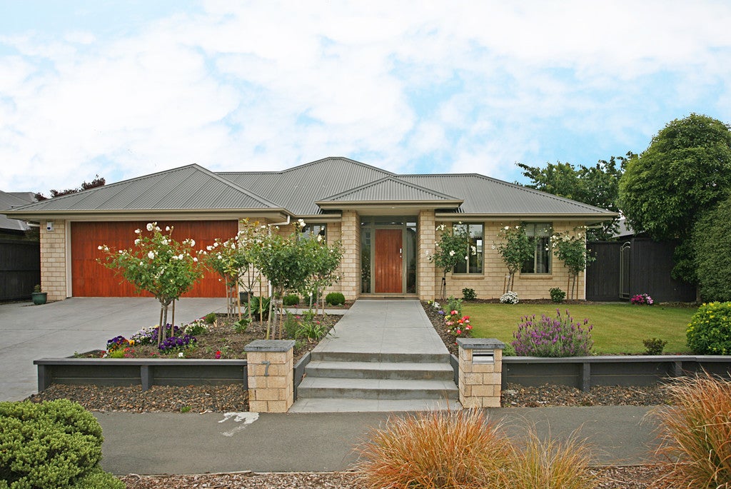 7 Sovereign Gardens, Halswell, Christchurch - Carousel 1