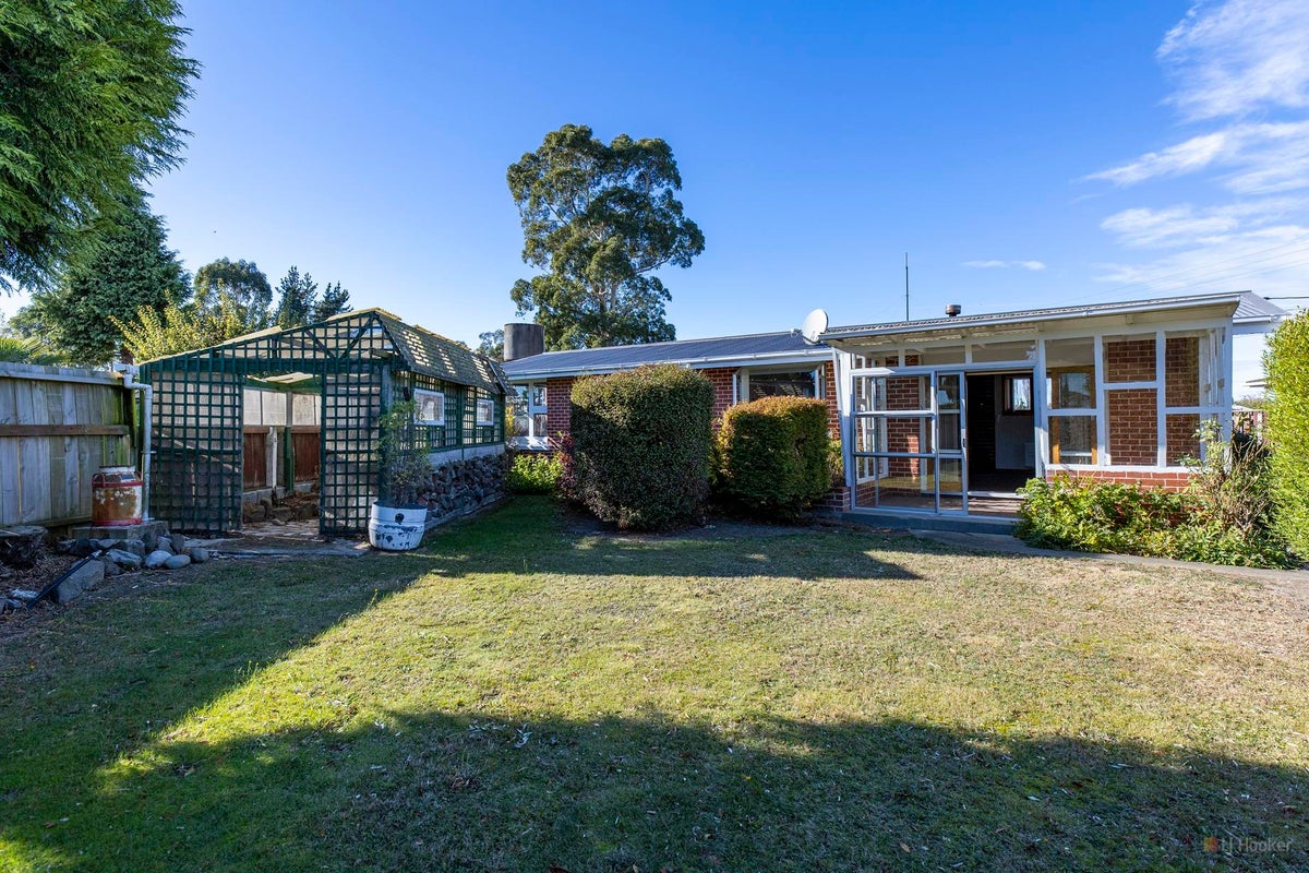 78 Acacia Drive, Levels - Carousel 1