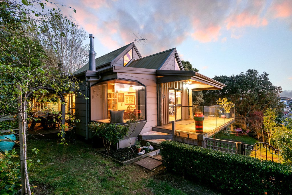 20A Baird Street, Howick, Auckland - Carousel 1