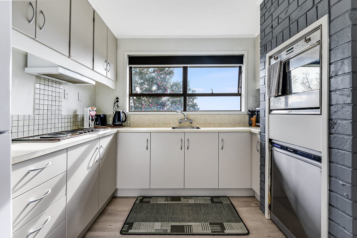43A Sheridan Crescent, Leamington, Cambridge - Carousel 2