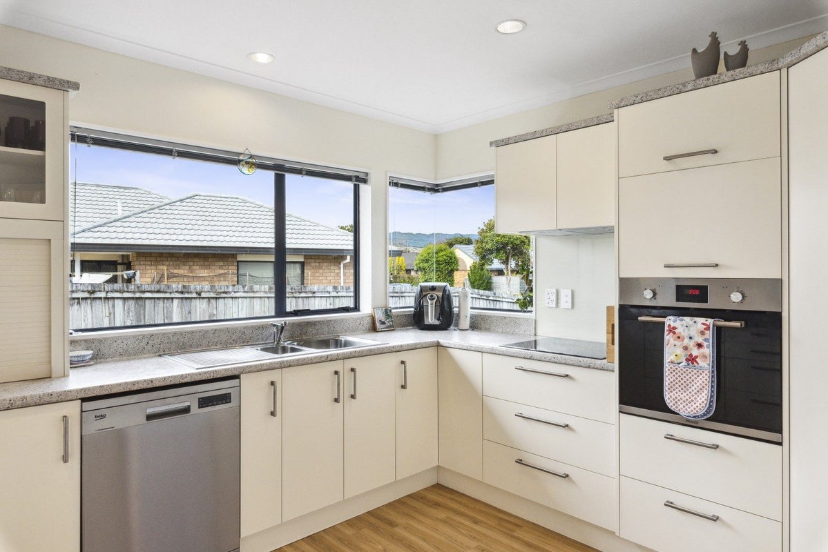 18 Sunburst Court, Paraparaumu Beach, Paraparaumu - Carousel 2