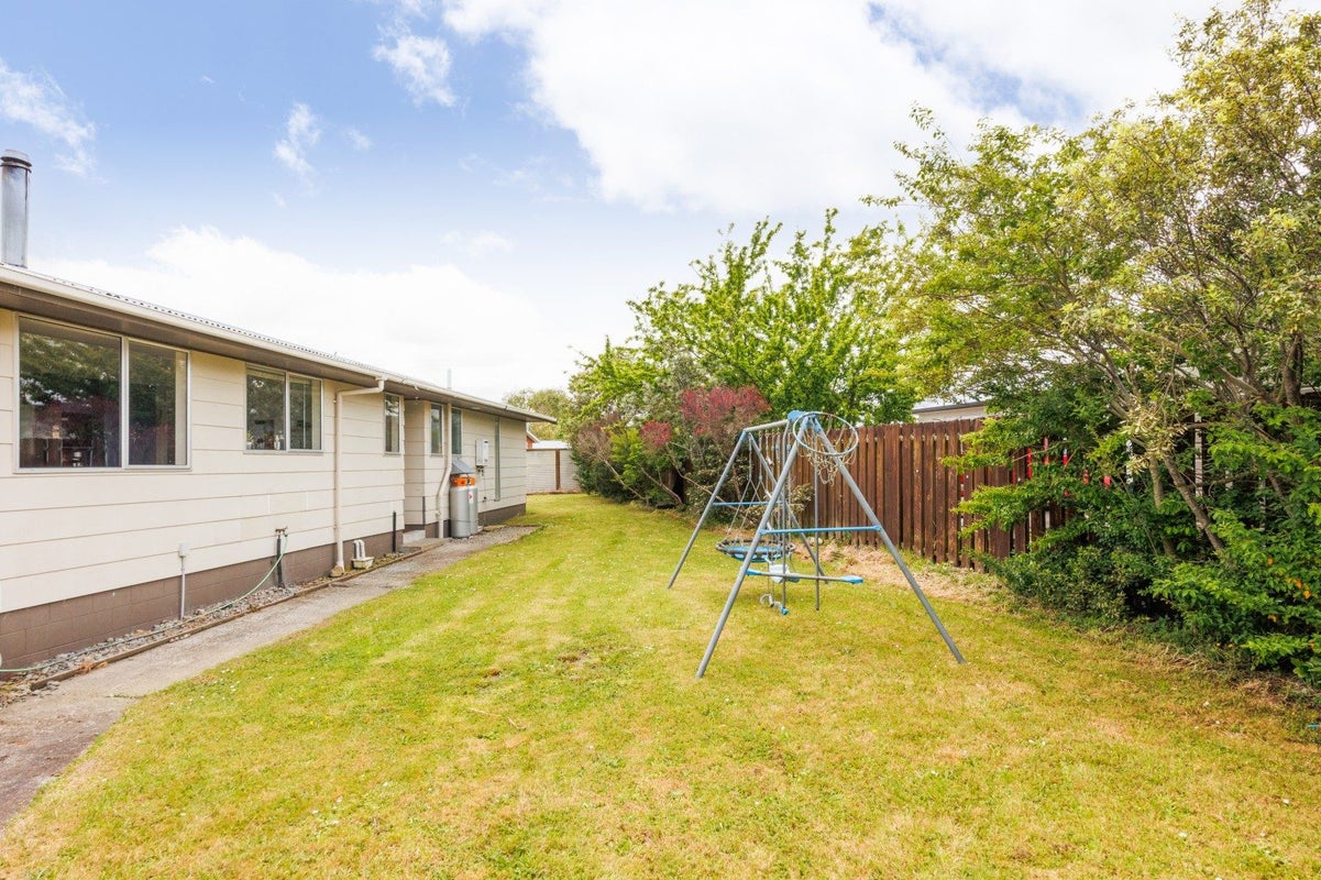 24 Kowhai Street, Tokomaru, Palmerston North - Carousel 23