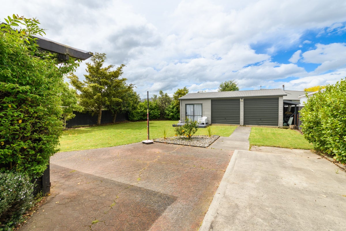 5 Carey Street, Longburn, Palmerston North - Carousel 2