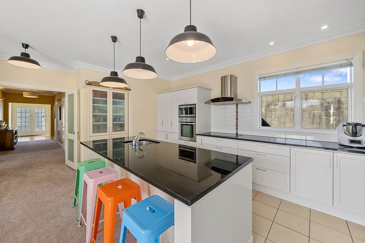 7 Junction Street, Fairfield, Lower Hutt - Carousel 2