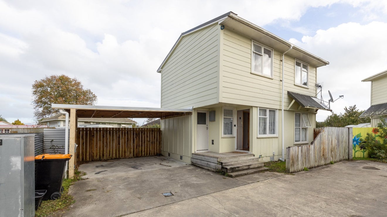 3 Renfrew Place, Highbury, Palmerston North - Carousel 1