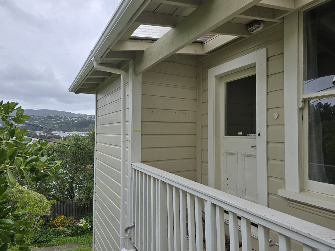 35 Lawrence Street, Newtown, Wellington - Carousel 1