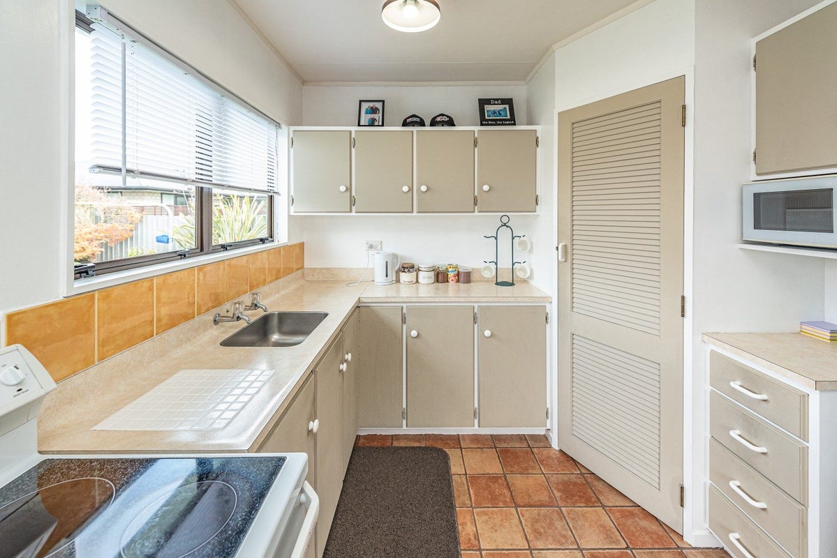 12A Antrim Place, Springvale, Whanganui - Carousel 2