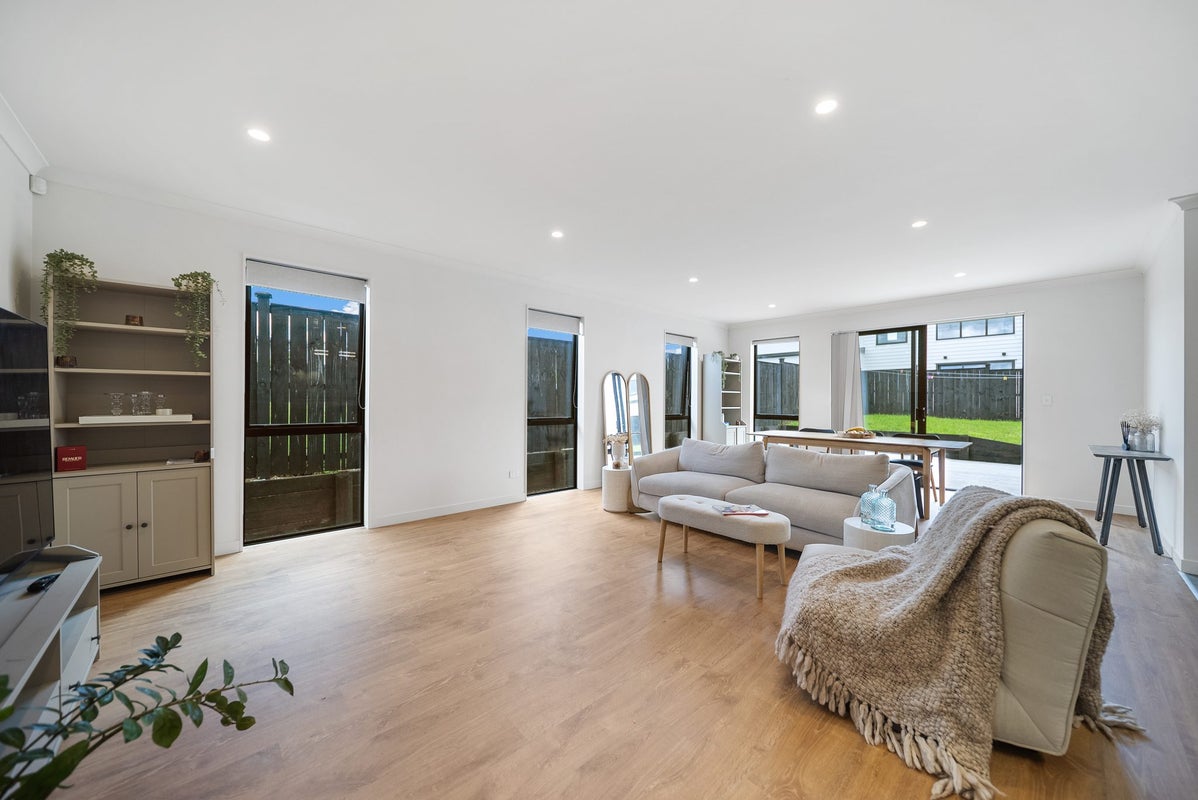18 Seagreen Avenue, Rosehill, Papakura - Carousel 2