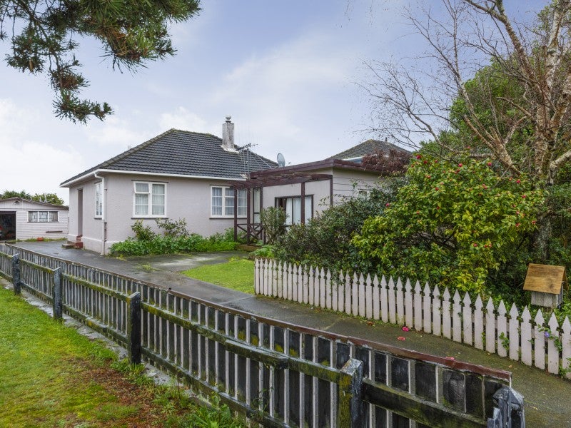 12 Upham Terrace, Roslyn, Palmerston North - Carousel 1