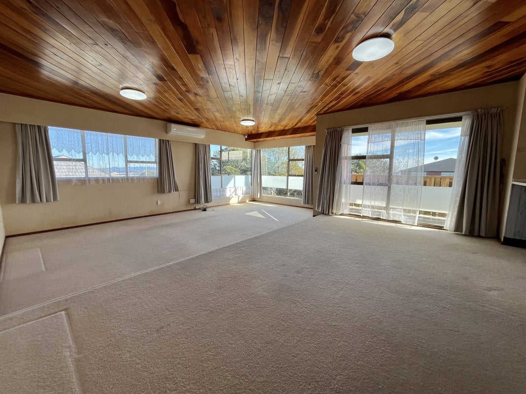 125 Redoubt Road, Goodwood Heights, Auckland - Carousel 1