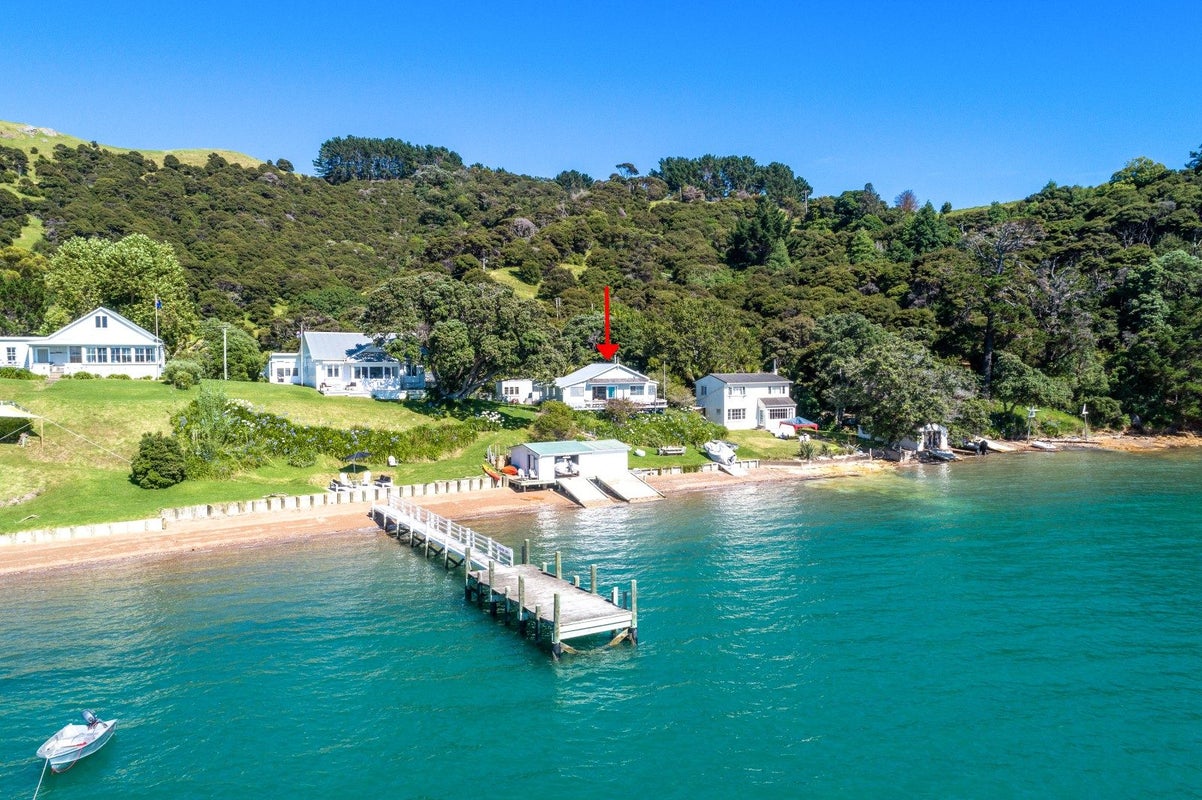 46 Arran Bay, WAIHEKE ISLAND - Carousel 1