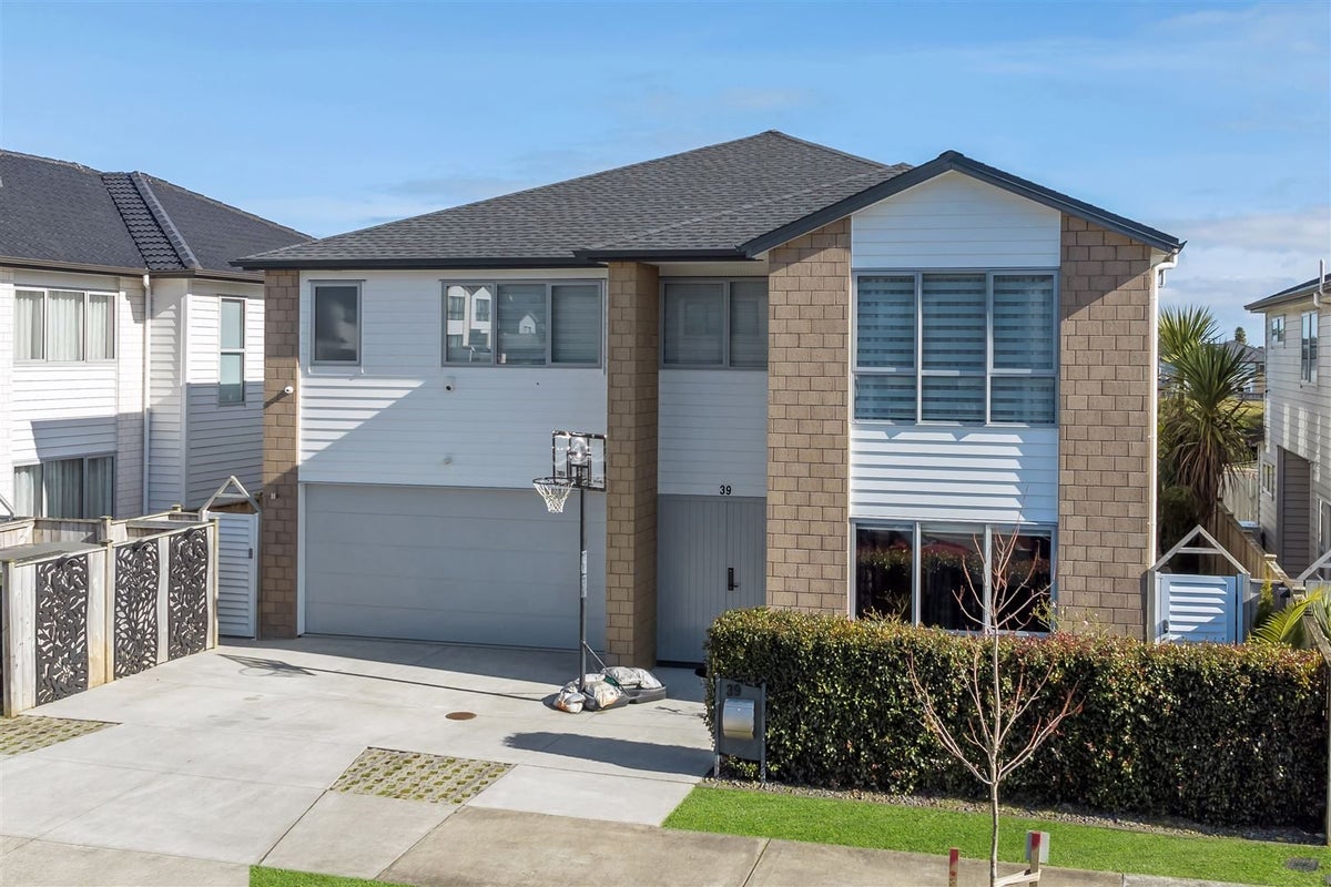 39 Hikuawa Road, Flat Bush, Auckland - Carousel 42