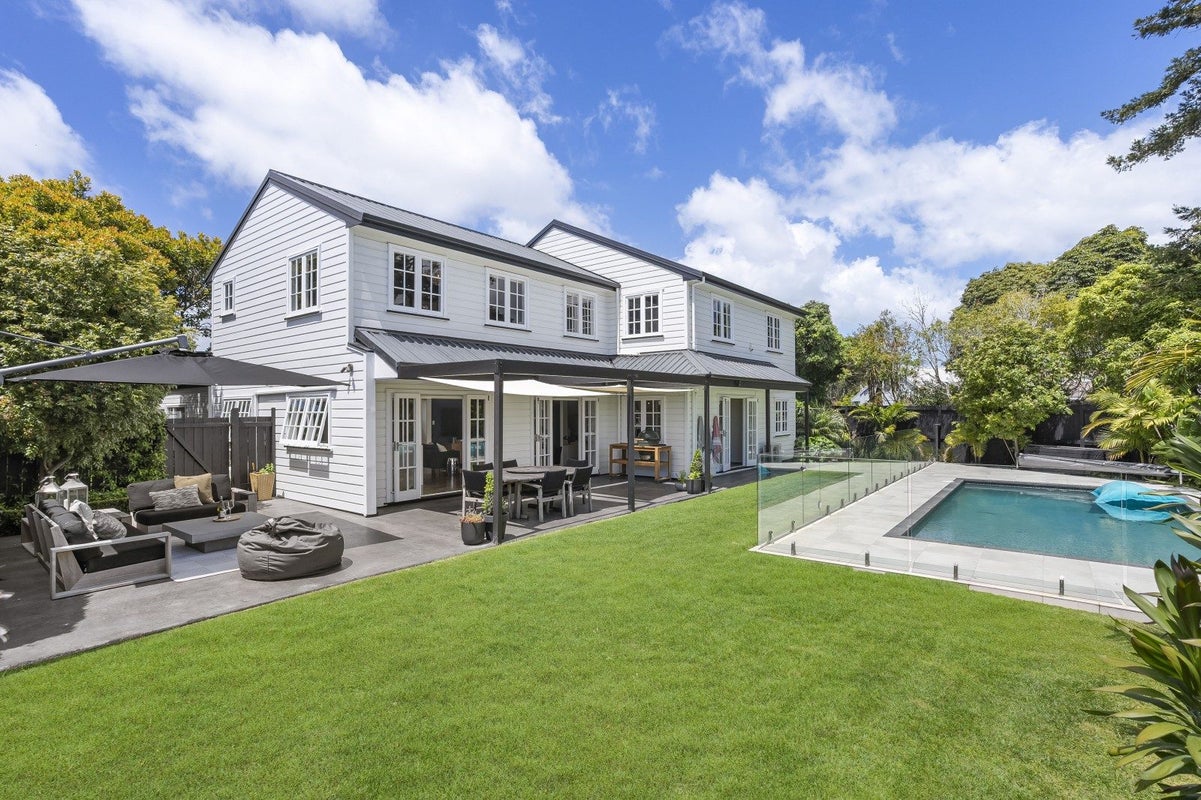 206 Norman Lesser Drive, Saint Johns, Auckland - Carousel 1