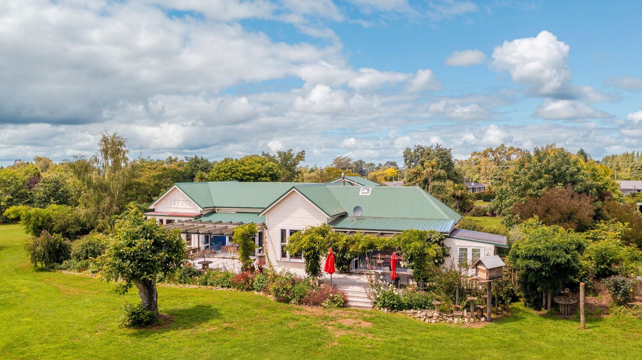 78 Owen Street, Waipawa - Carousel 1