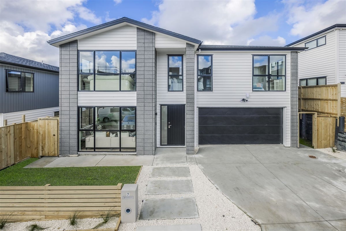 7 Bendridge Street, Flat Bush, Auckland - Carousel 1