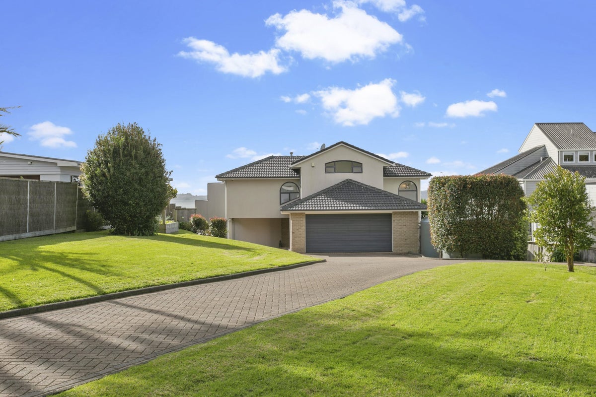 47 Pohutukawa Road, Beachlands, Auckland - Carousel 28