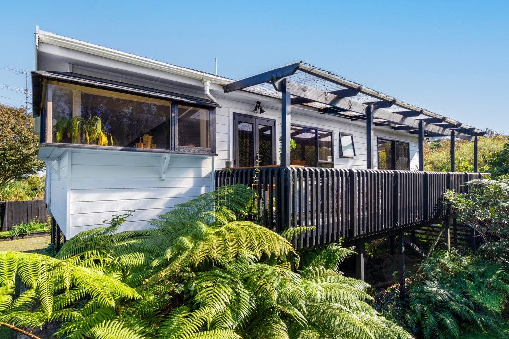 2 Hugh Avenue, Hamurana - Carousel 1