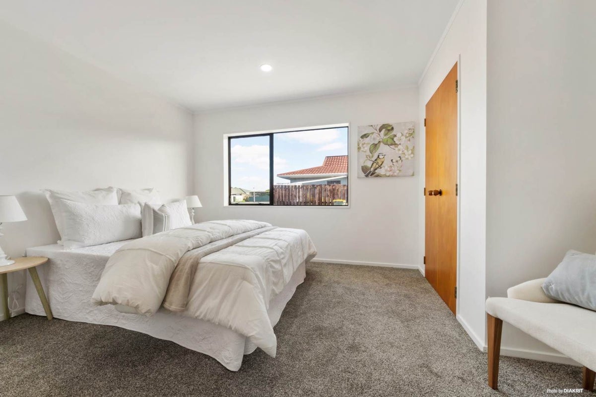 2/14 Sturges Road, Henderson, Auckland - Carousel 2