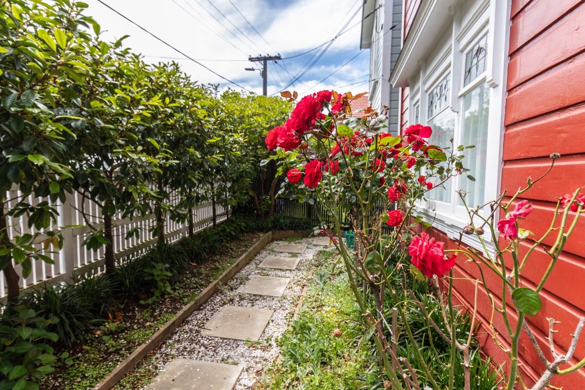 10 Burnell Avenue, Thorndon, Wellington - Carousel 13