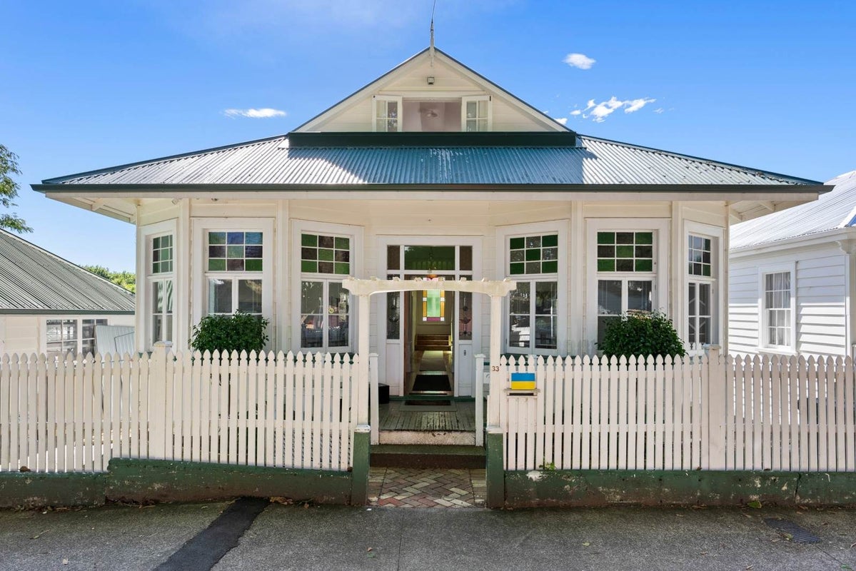 33 Castle Street, Grey Lynn, Auckland - Carousel 1