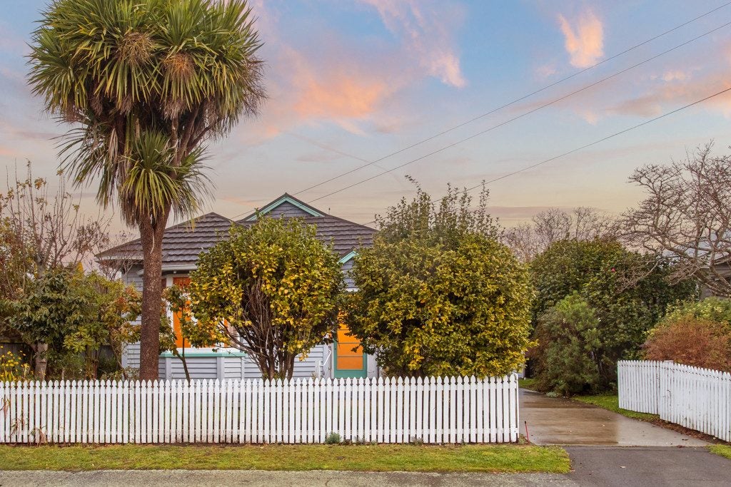 18 Sandwich Road, Beckenham, Christchurch - Carousel 24