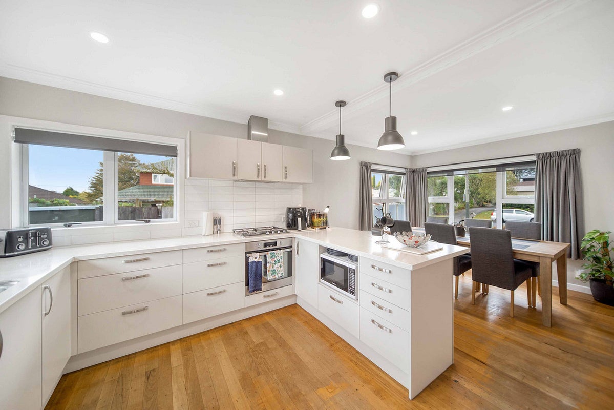 5 Callis Avenue, Opaheke, Papakura - Carousel 2