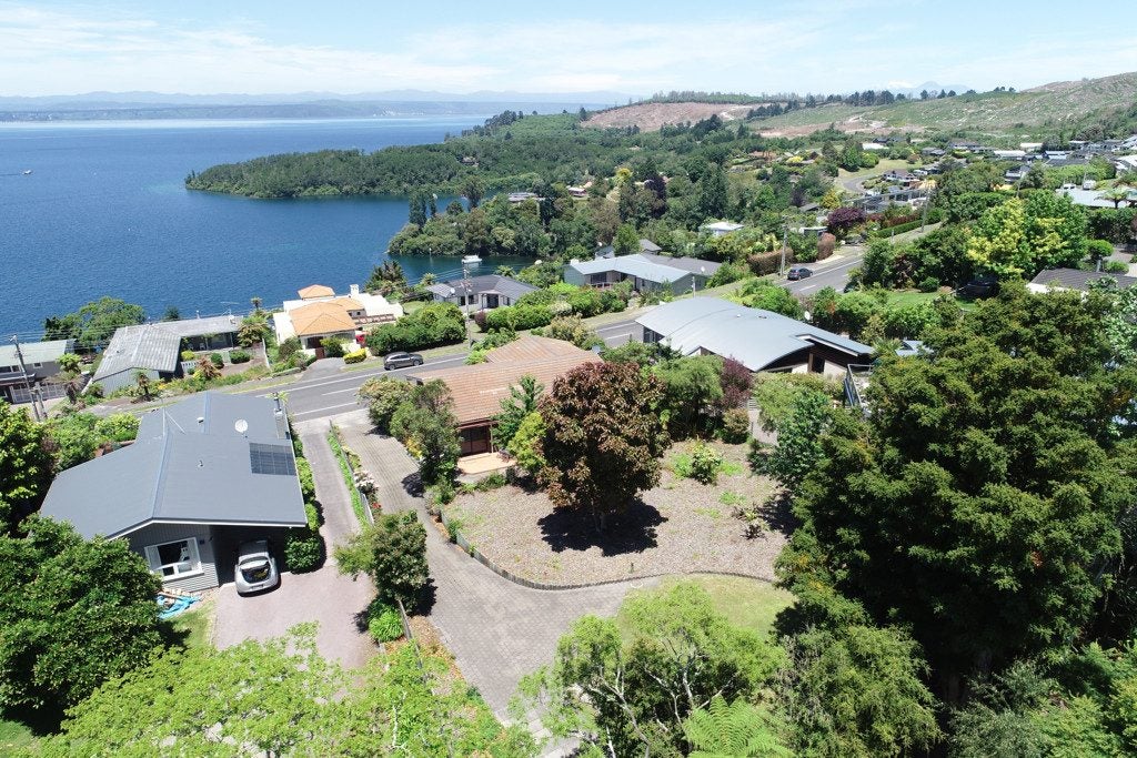 48 Wakeman Road, Acacia Bay, Taupo - Carousel 1
