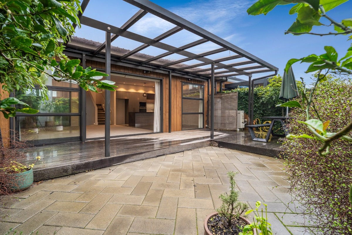 8 Gateway Avenue, Beachlands, Auckland - Carousel 1