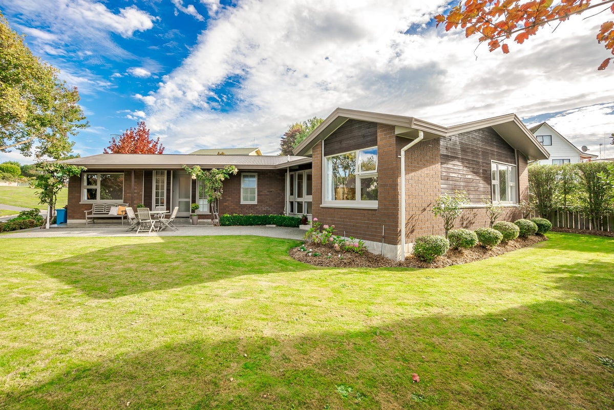 15 Stirling Place, Marchwiel, Timaru - Carousel 1
