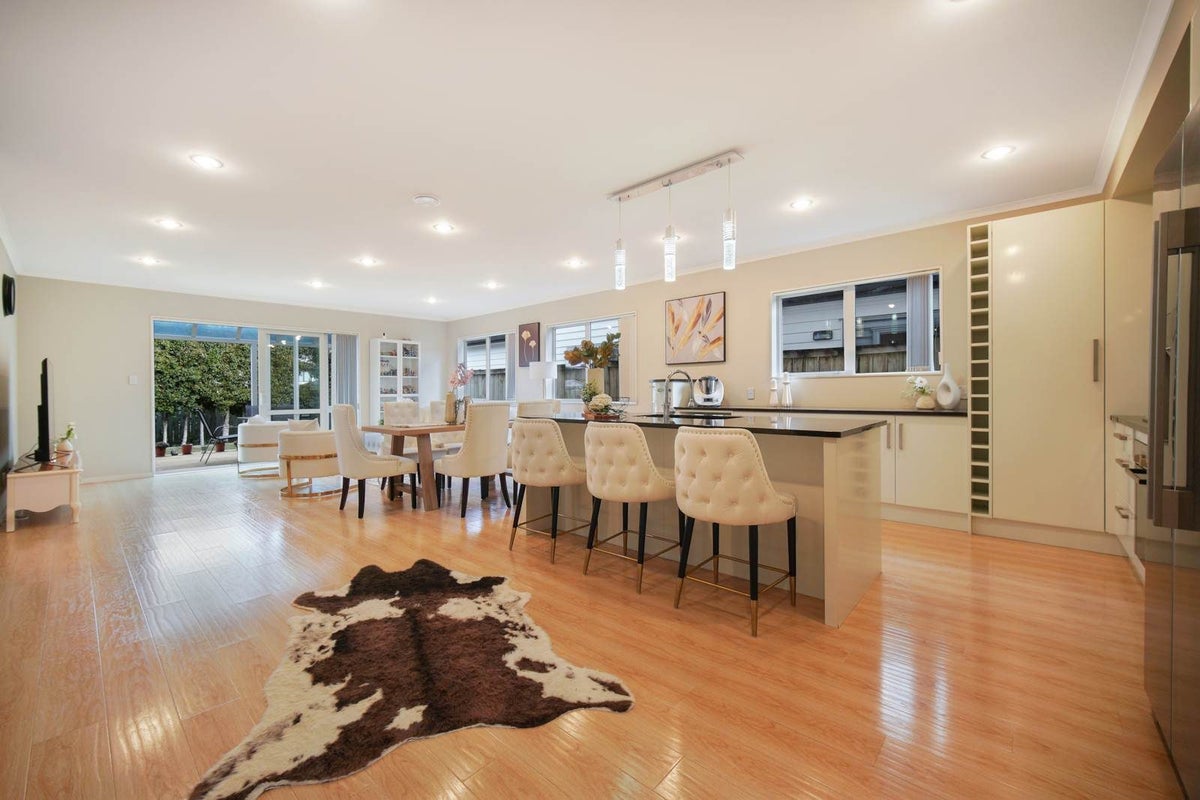 21 Charlestown Drive, Flat Bush, Auckland - Carousel 2