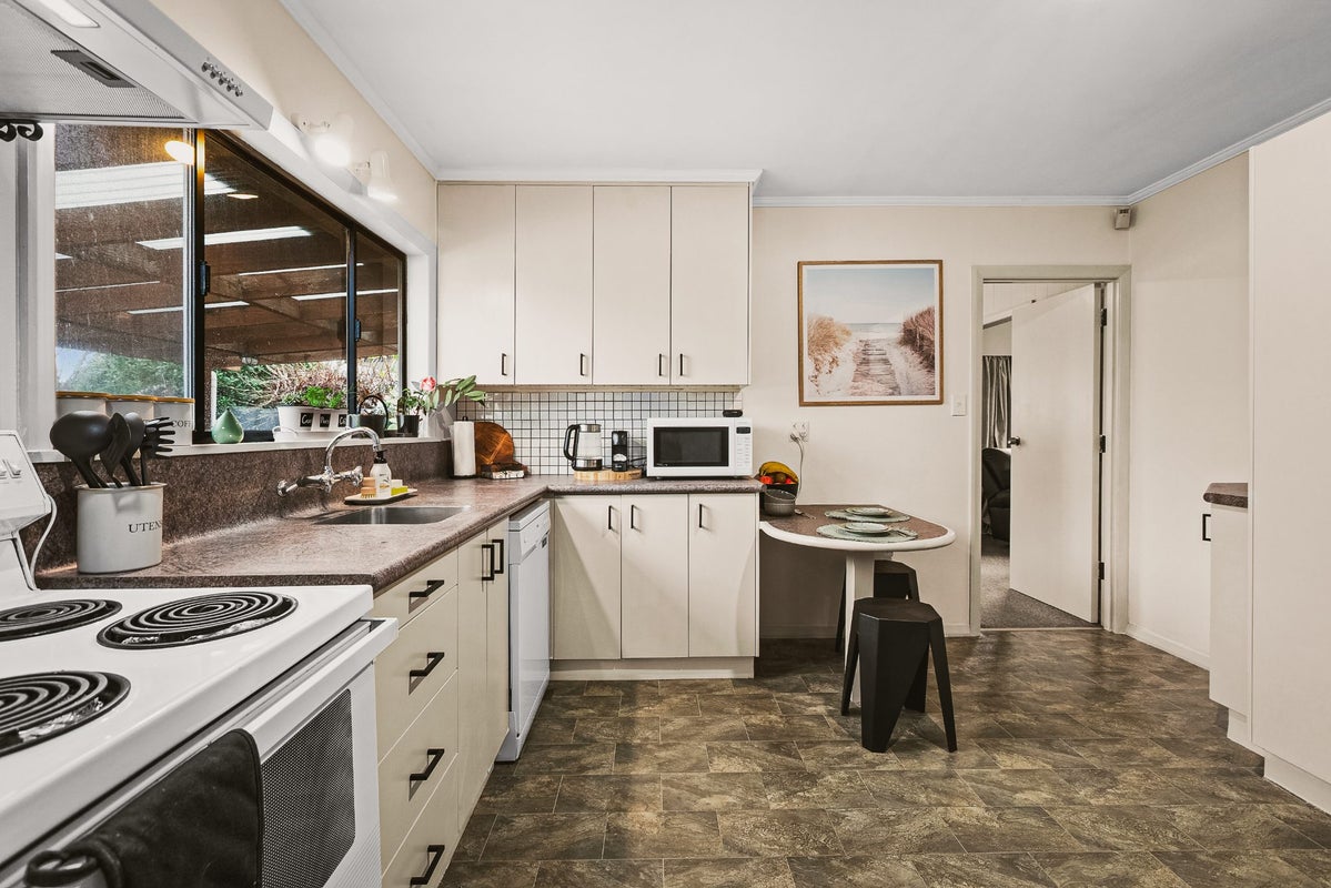 43 James Foley Avenue, Pirimai, Napier - Carousel 1