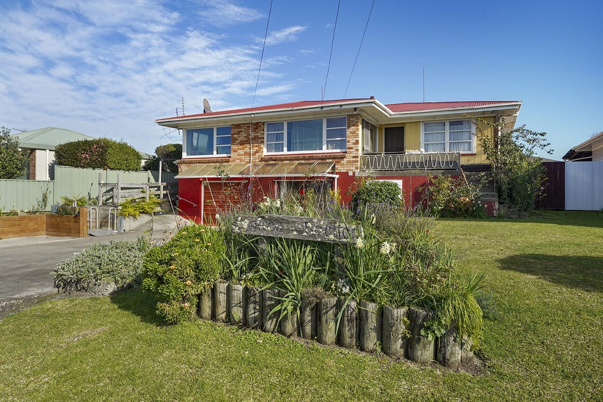 24 Springfield Crescent, Enderley, Hamilton - Carousel 2