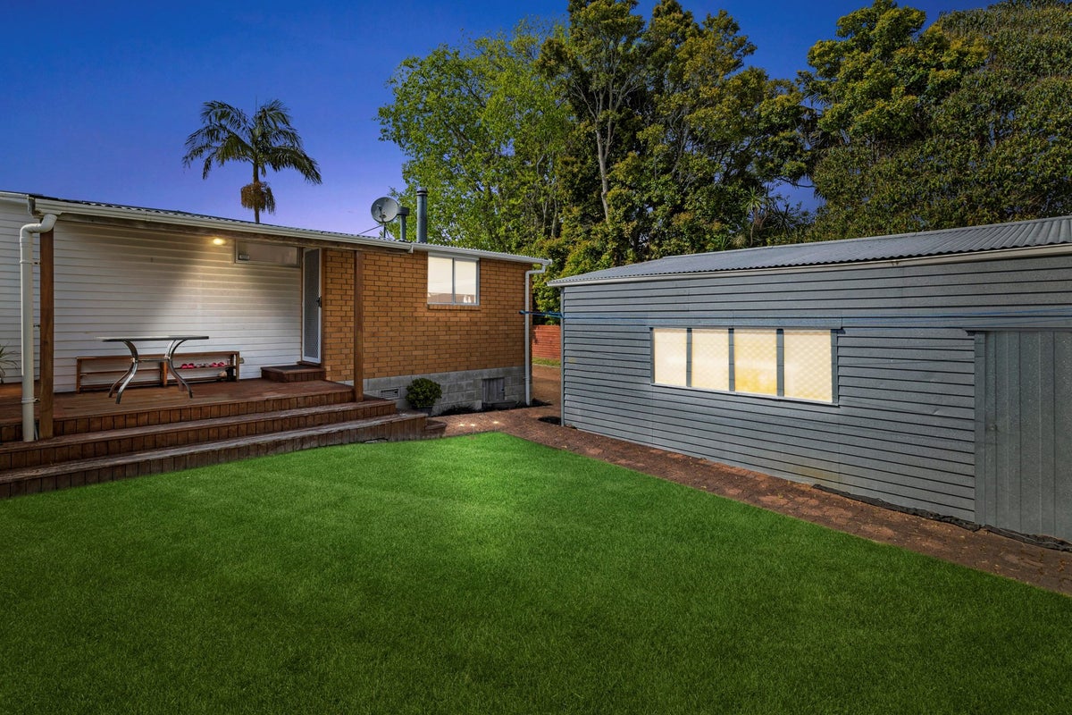 24 Blacklock Avenue, Henderson, Auckland - Carousel 14