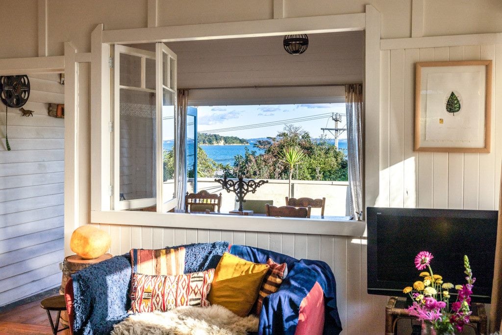 11 Hamilton Road, Surfdale, Waiheke Island - Carousel 1