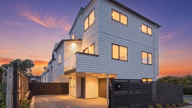 79 Terry Street, Blockhouse Bay, Auckland - Carousel 1