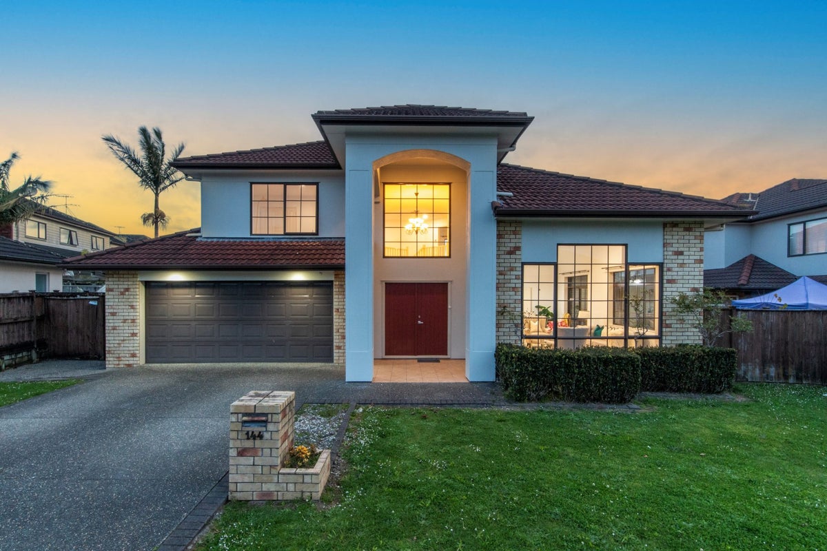 144 Cyril French Drive, Flat Bush, Auckland - Carousel 2
