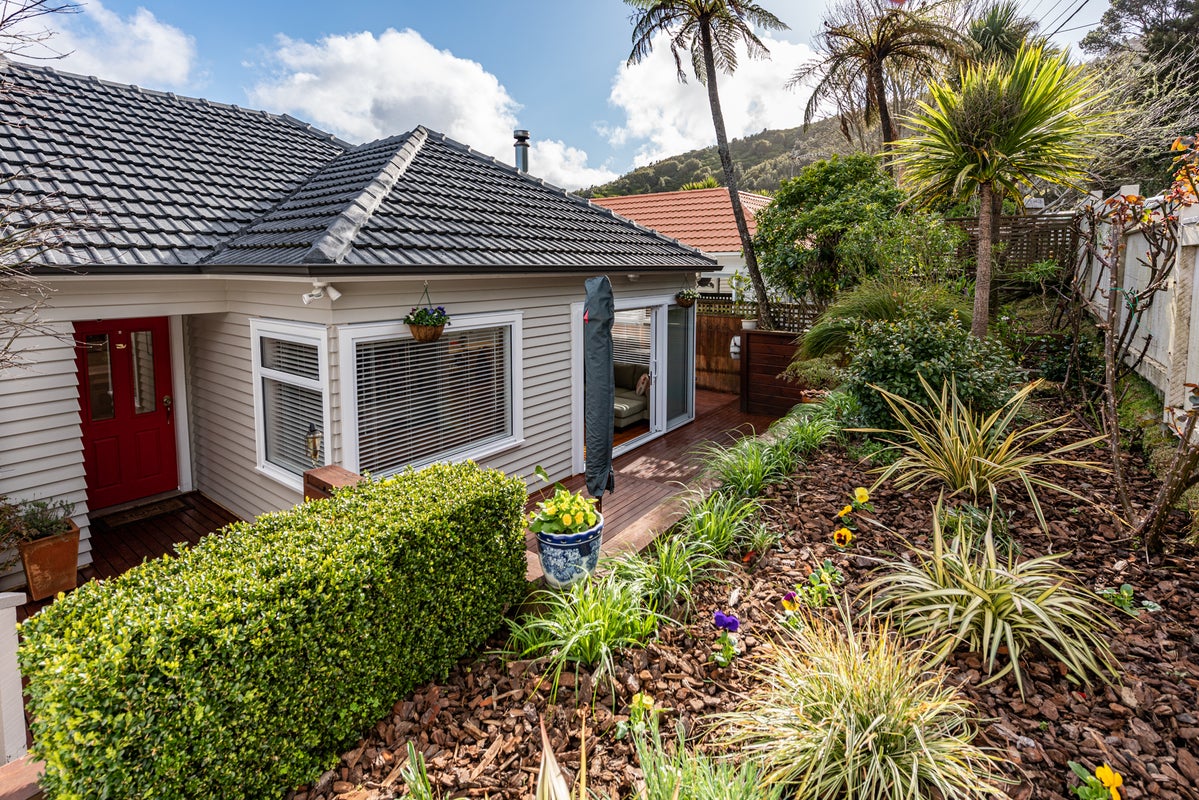 23 Clark Street, Khandallah, Wellington - Carousel 1