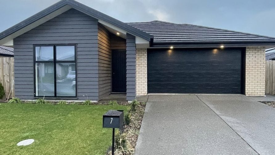 7 Bill Hammond Drive, Belfast, Christchurch - Carousel 1